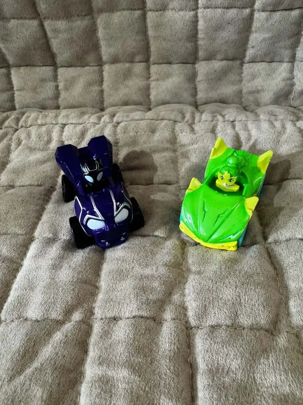 Spidey Friends Amazing Metals Black Panther Green Goblin Diecast Vehicles